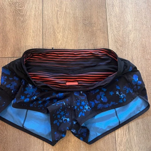 Lululemon Speed Up Shorts 2.5" inseam - Picture 4 of 4